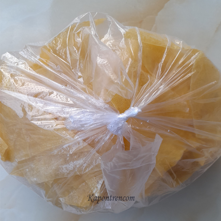 

Keripik - Kripik Tette Kerupuk Singkong Opak tela Asli Khas Madura Berat 500 Gram 100 Keping