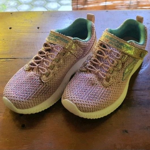 Sepatu Preloved skechers girls original ukuran 32 untuk anak cewek