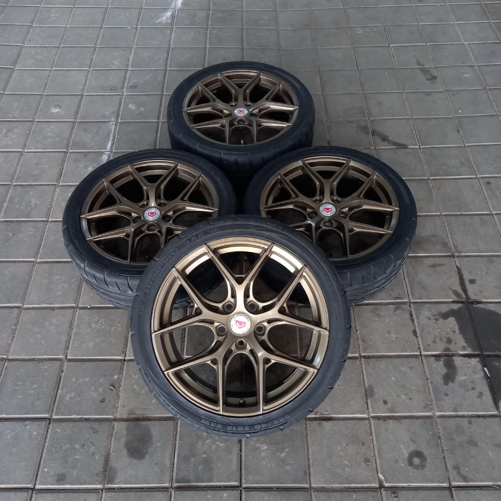 VELG MOBIL BEKAS VOSSEN RING 18 + BAN GT RADIAL SX2 225 40 R18 CIVIC ACCORD CAMRY ERTIGA X PANDER IN