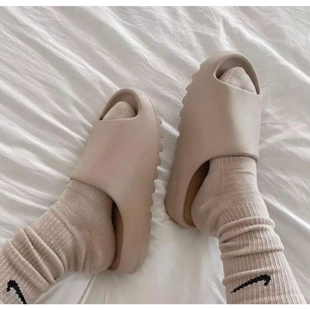 Sendal Slide EVA YEEZY Pria wanita unisex anti air anti slip premium Sandals HYPE