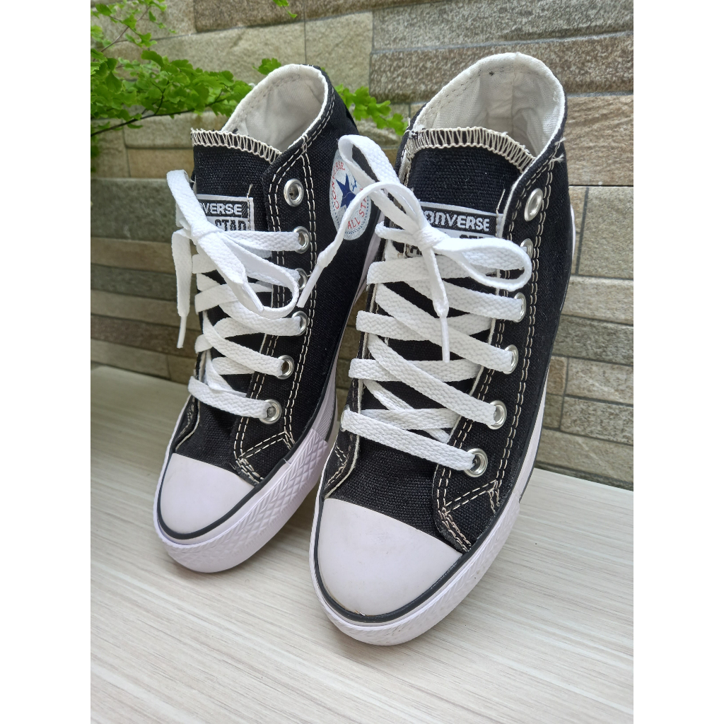 Sepatu sekolah all-star Converse