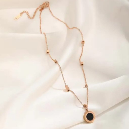 Kalung Titanium Liontin Angka Romawi Anti Karat