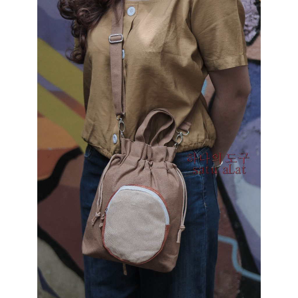 SATU ALAT Tas Selempang Serut SABRINA 100% Canvas Premium Tebal Tas Kanvas