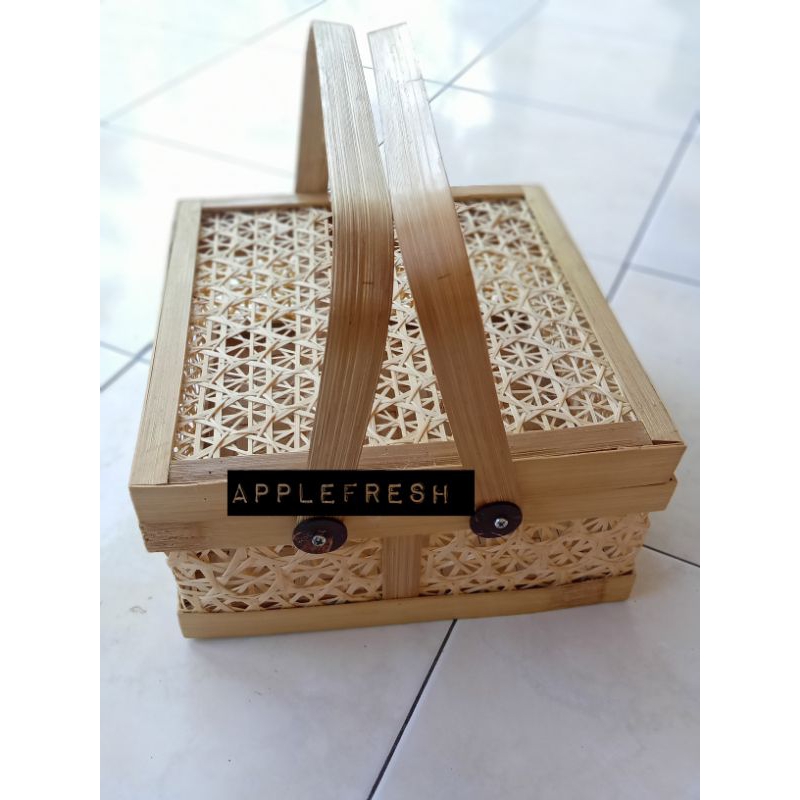 

Hampers box bahan bambu kualitas bagus