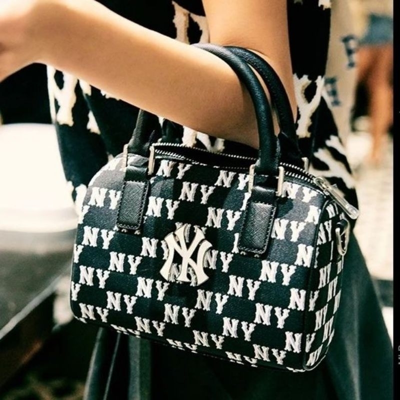 M*LB CLASSIC MONOGRAM JACQUARD BOSTON RED SOX