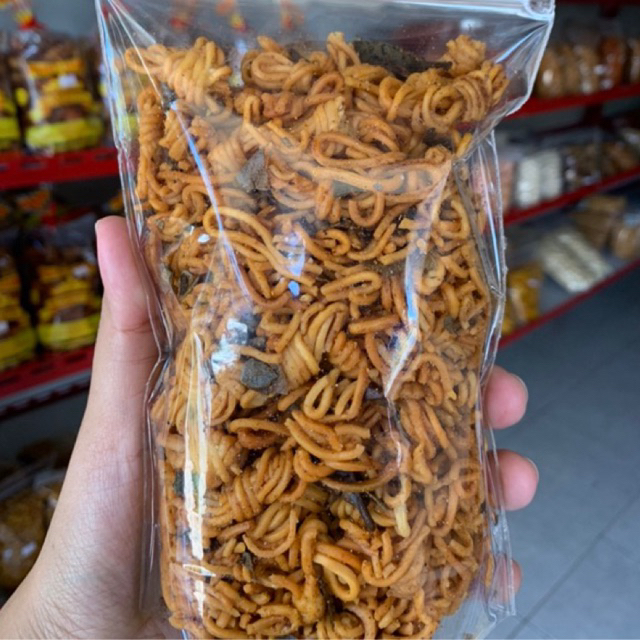 

Mie uwel/gulung pedas daun jeruk 250gram