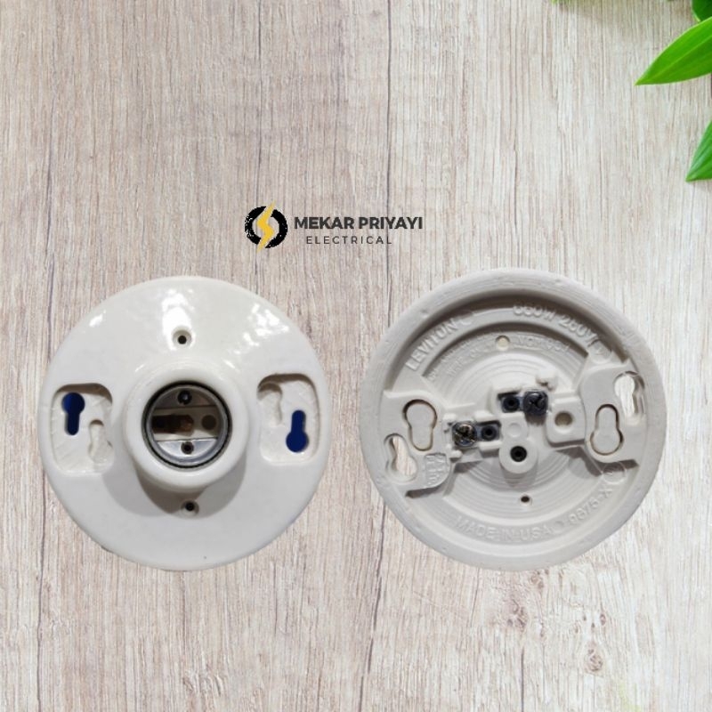 Fitting Lampu Keramik