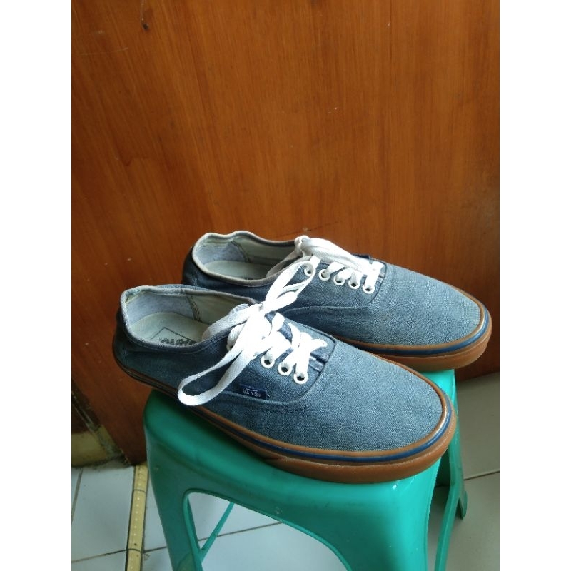 sepatu vans bekas