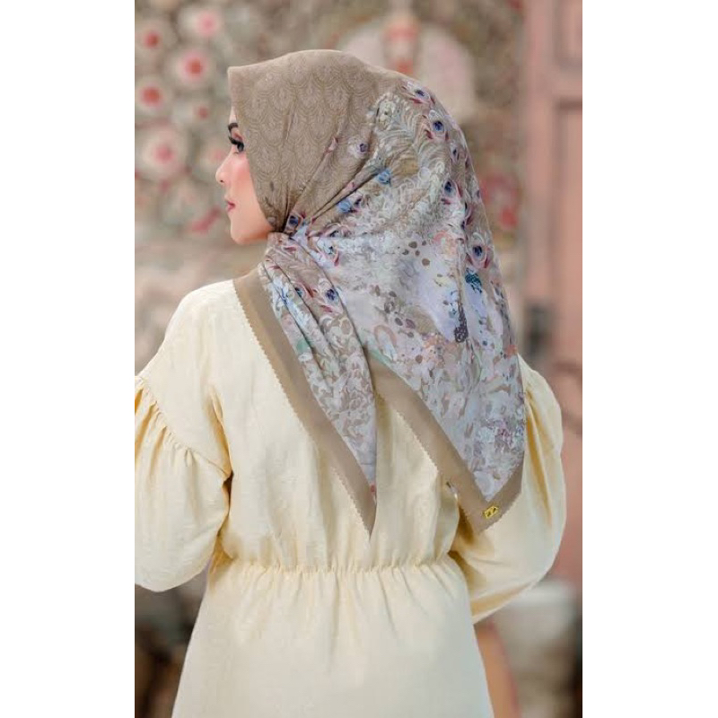 Buttonscarves Eddera Preloved