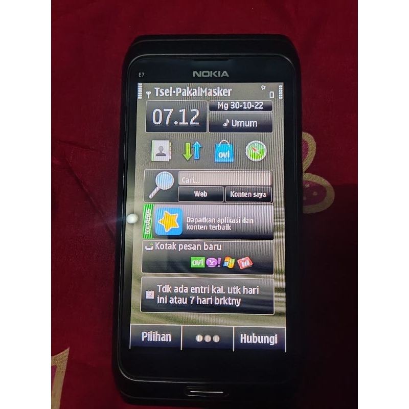 NOKIA E7