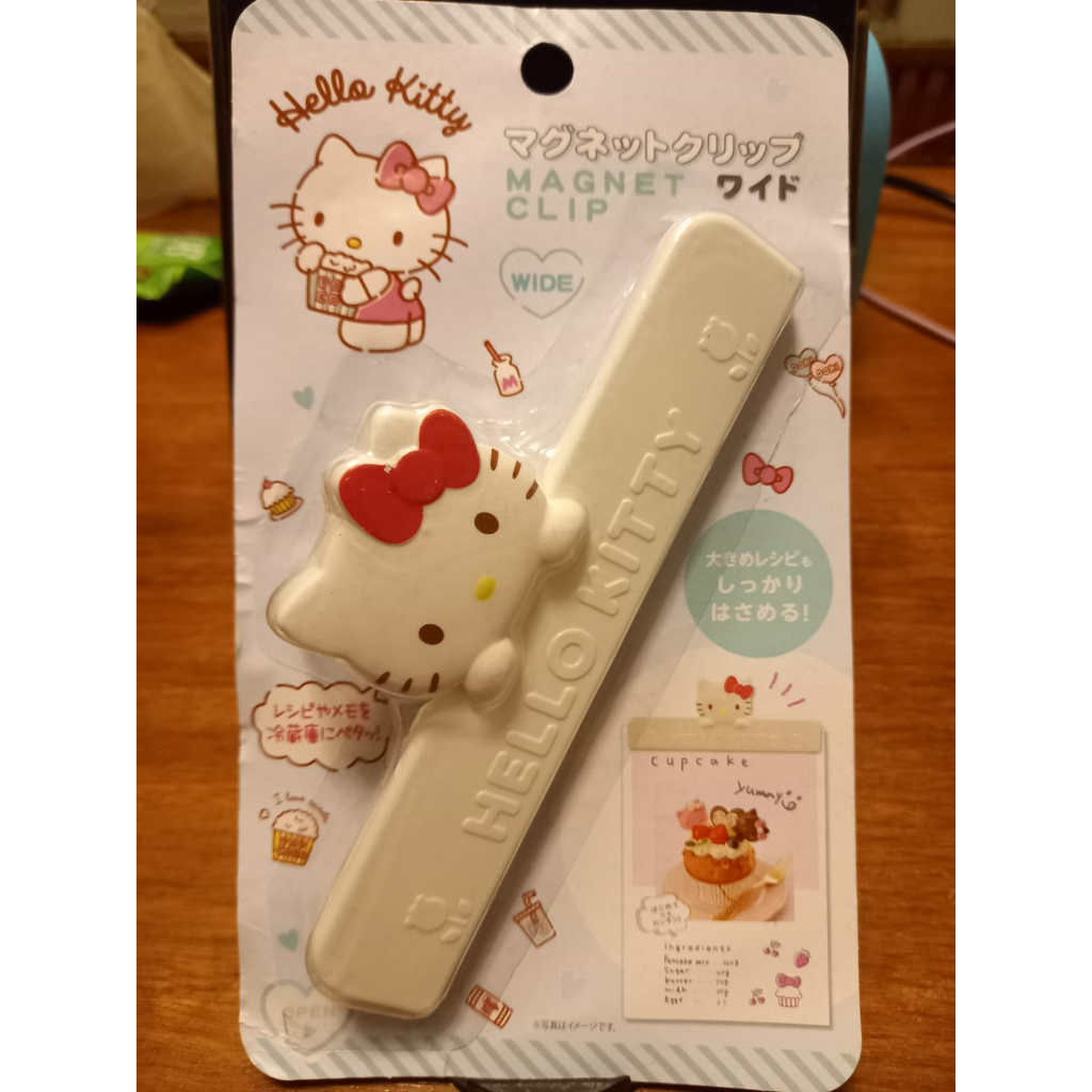 Daiso Sanrio Hello Kitty Magnet Clip