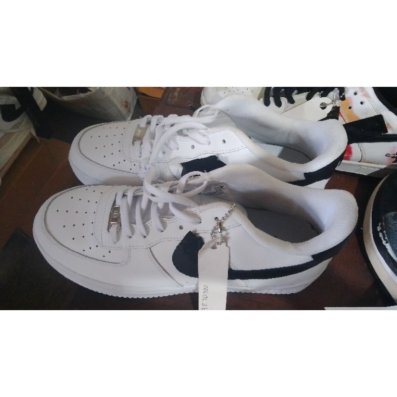 Nike AF1 Putih Centang Hitam