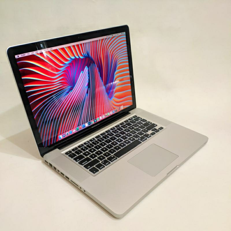 Laptop spesialis editing Macbook pro 15 - Layar 15.4inc - Core i5 - dual vga Nvidia