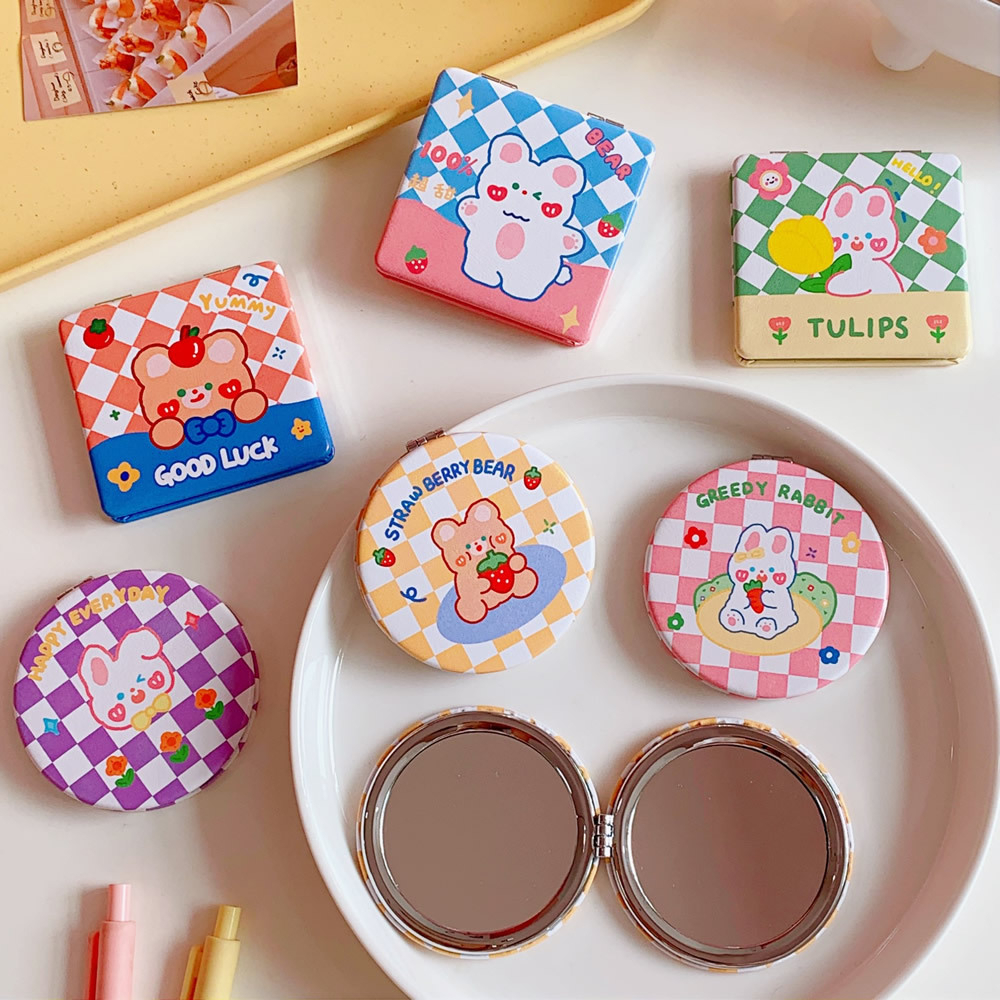 Kaca Cermin Travel Bulat / Kotak Lipat 2 Sisi Portable Mini Hand Mirror Pocket Berkualitas Motif Karakter Korea Animasi Kartun Cermin Rias Make Up Mini Kaca Pembesar Lucu Cute Double-Sided Mirror