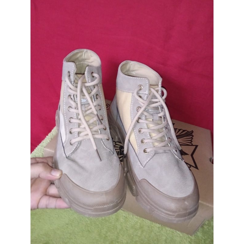 Sepatu boots pria simpel (COD)