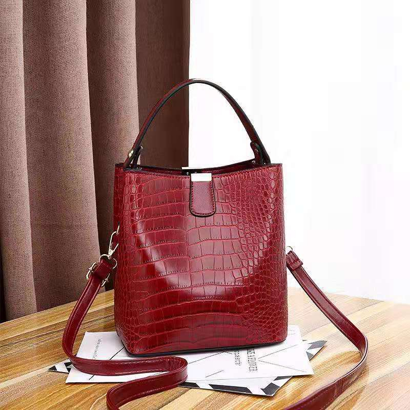 (COD) Vyctoria VOS8881 Tas Handbag Selempang Croco Wanita Cantik Import JT8881 LT1116 GT1683 EL 5634 BQ3079 CR7496 8881 1116 1683 5634 3079 7496