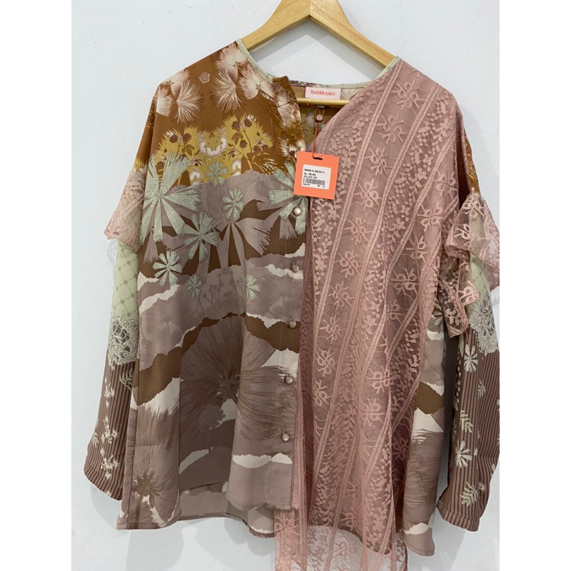 collete top ria miranda preloved