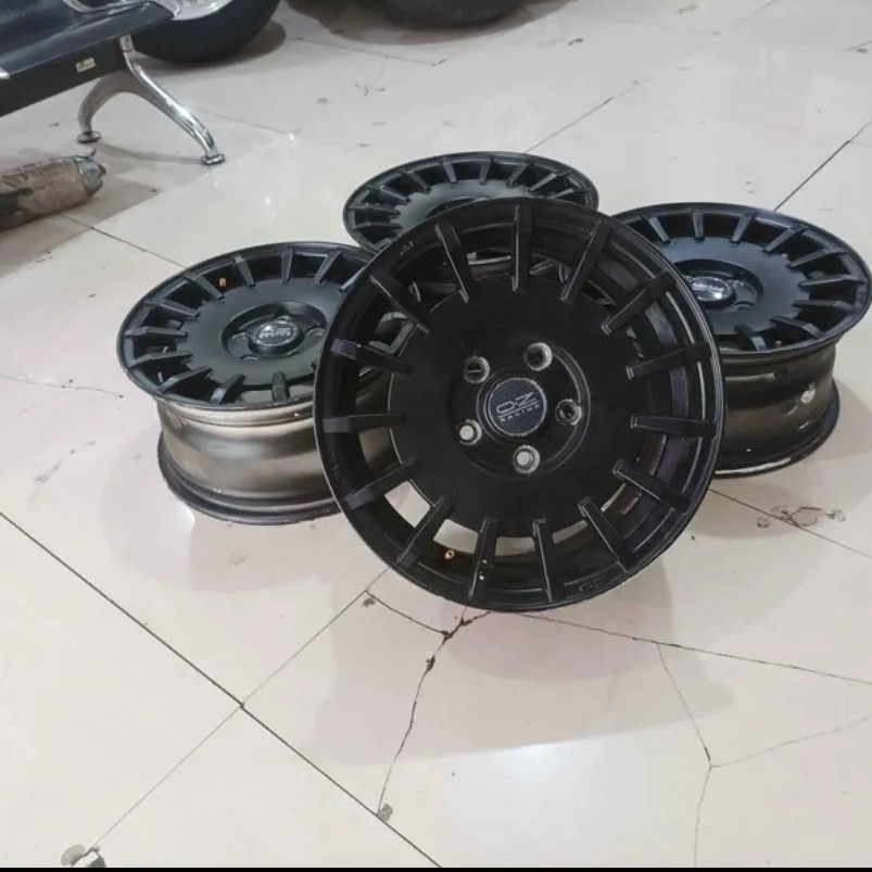 Velg Mobil Bekas Ring 15 OZ RACING R15 Lebar 7 Lubang 5 ET 35
