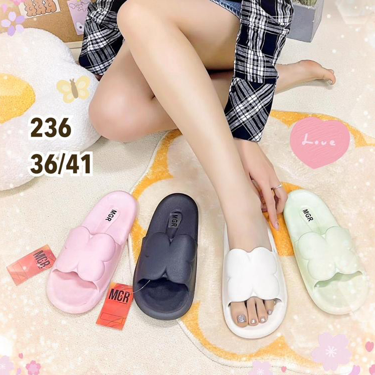 Sandal Selop Karet Wanita Polos clover leaf Kupu Awan Empuk simple Impor MGR Mokaya balance (236) / Size 36-41