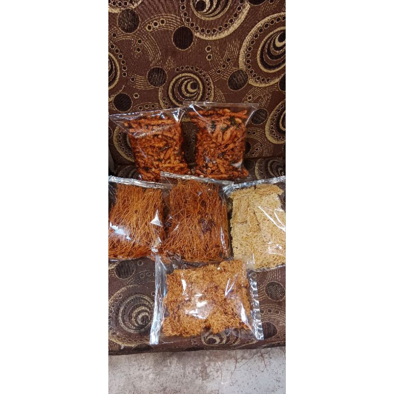 

ANEKA CAMILAN OMAH PEDAS 250gr