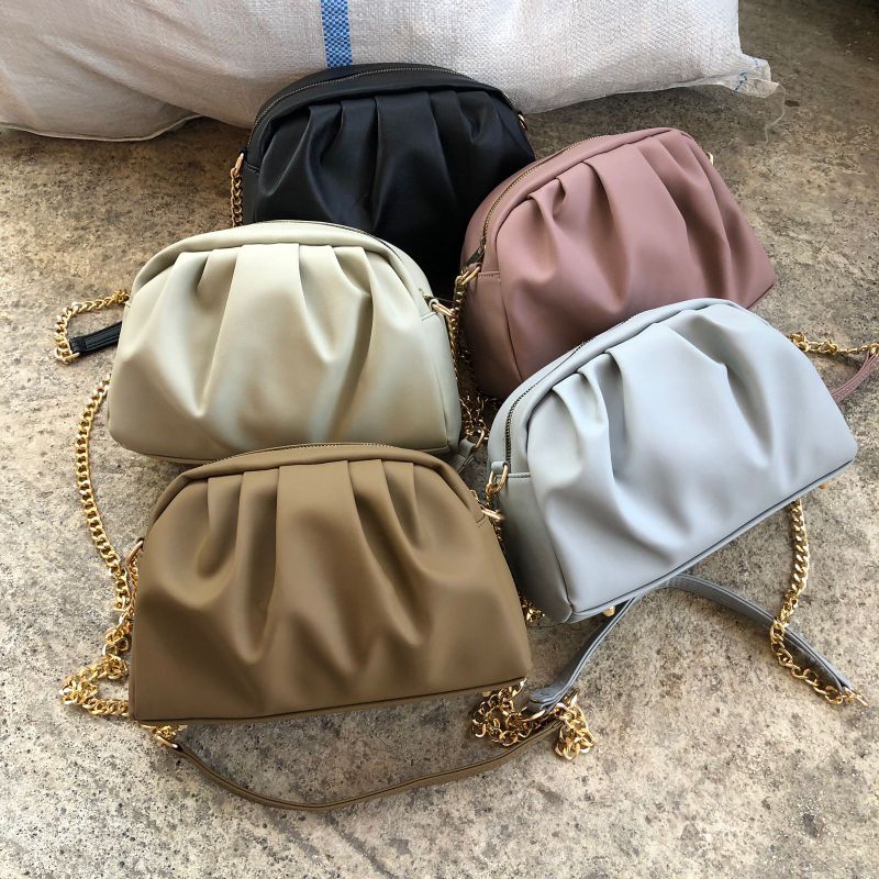 AVANA SLING BAG