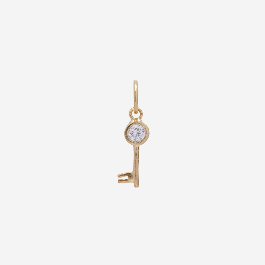 CLEARANCE SALE - Jewel and Tale The Essentials Charms Engravable - Key Charm, Gold