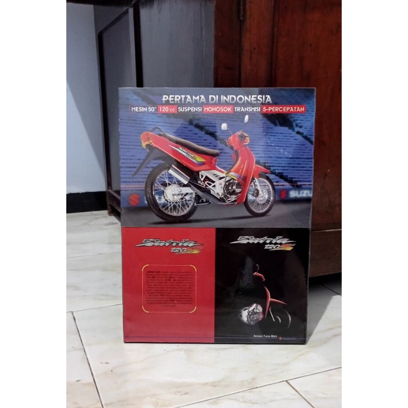 Hiasan Dinding bahan brosur original suzuki satria 5speed