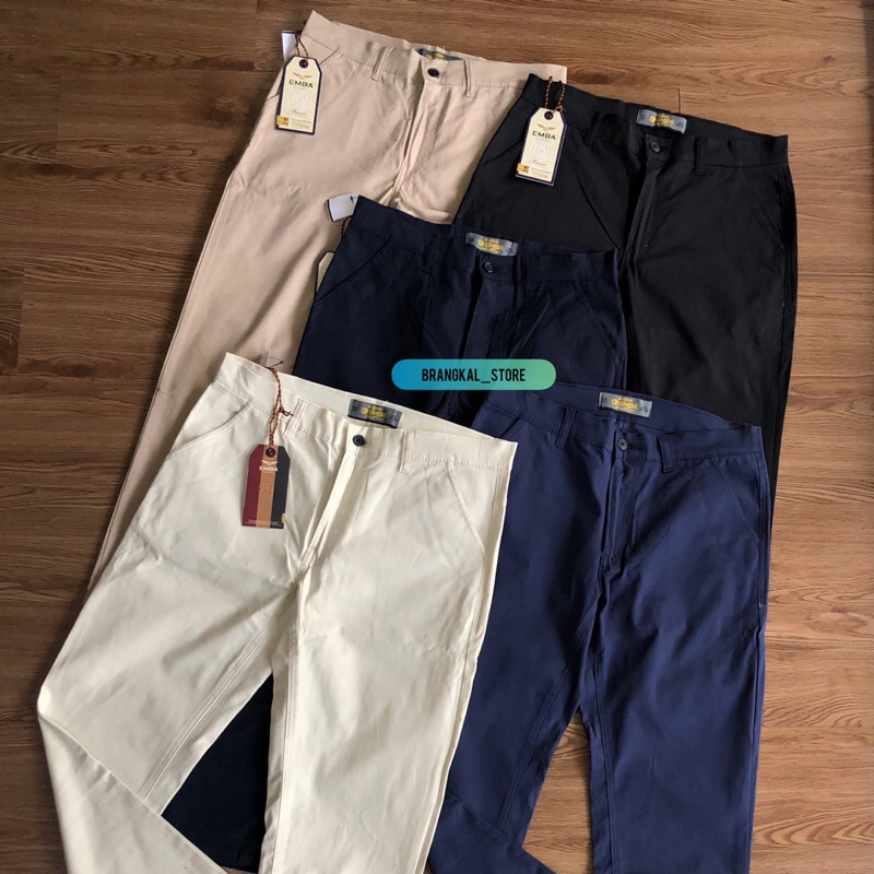CELANA CHINOS EMBA CLASSIC