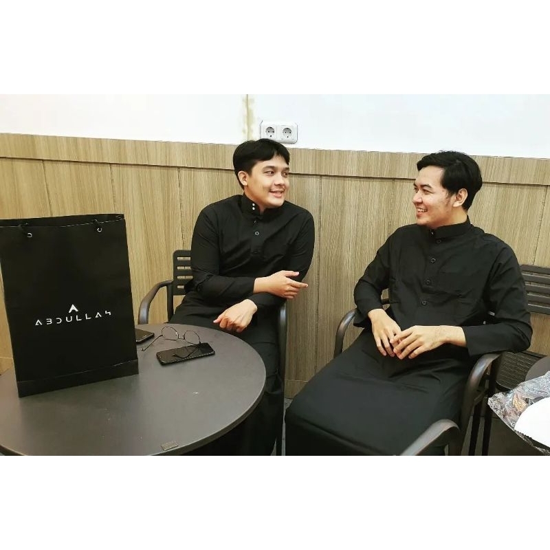 Jubah Saudi Gamis Pria Premium seperti Al aseel Al Haramain Daffah Rethobe Alshiaka