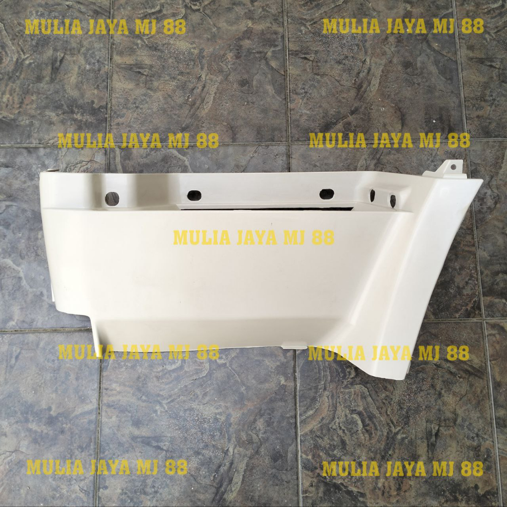 Step Panel Upper FUSO Supergreat/Plastik Pijakan Kaki Atas FUSO Supergreat