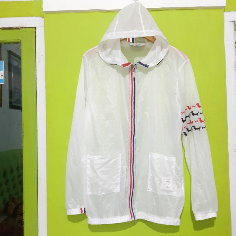 jaket parasut thom browne