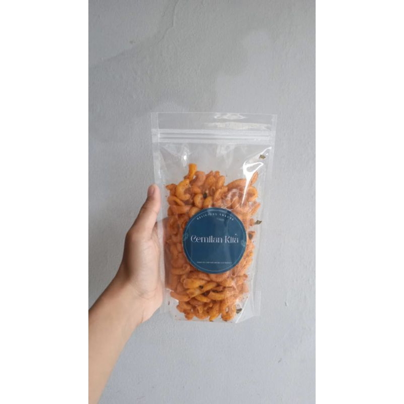 

MAKARONI KERING EXTRA PEDAS DAUN JERUK 100gr (CEMILAN KITA)