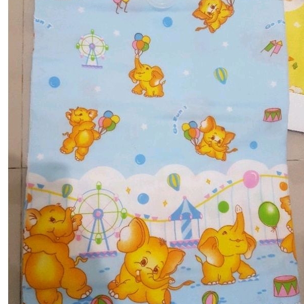 1 Lusin Kain Bedong Jumbo - Motif Gambar Radom tabur dan runstop, bahan katun Flanel Grosir