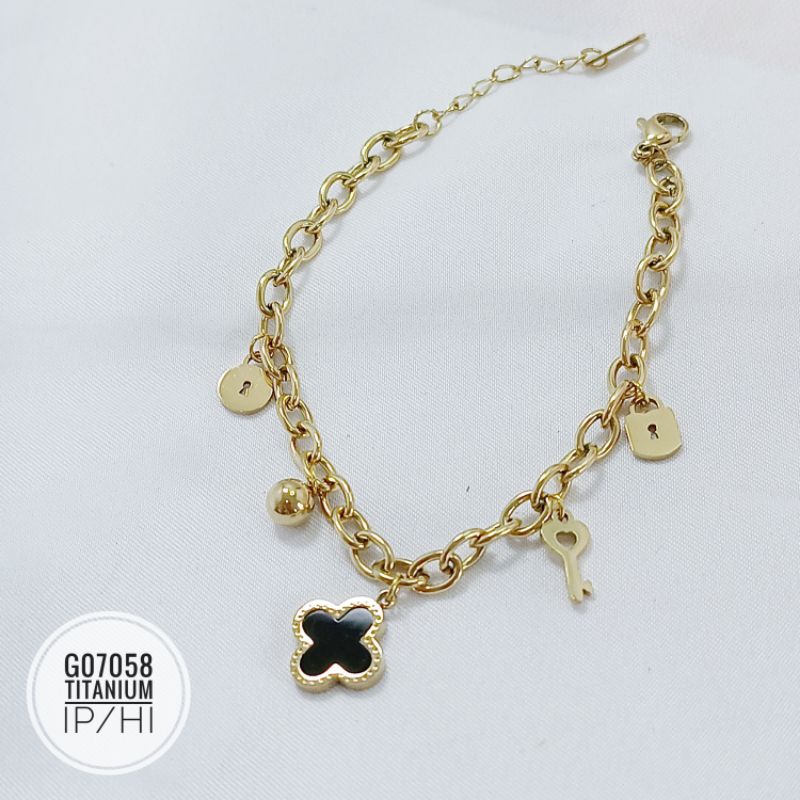 Gelang Titanium rantai jurai clover gold G07058