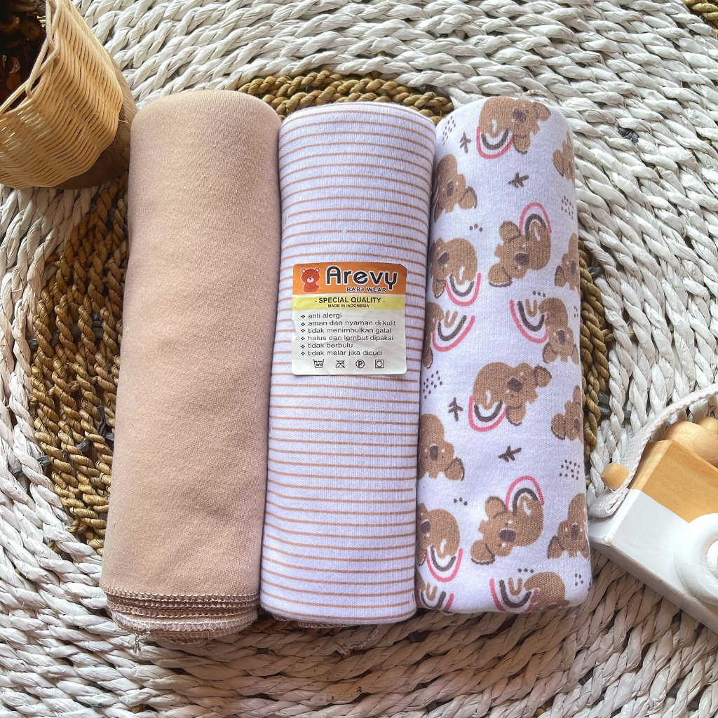 Arevy Babywear 3 Pcs Bedong Bayi Seri Cream Bahan Kaos Bedong Jumbo Baby Newborn