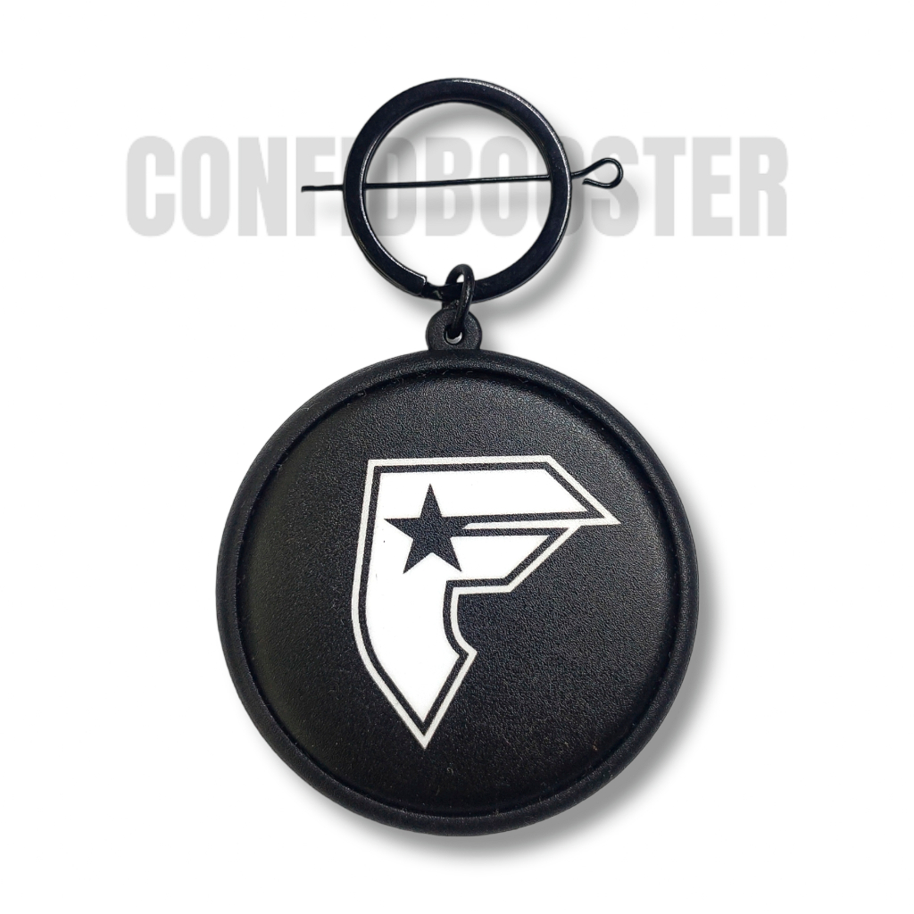 Famous Stars And Straps Gantungan Kunci