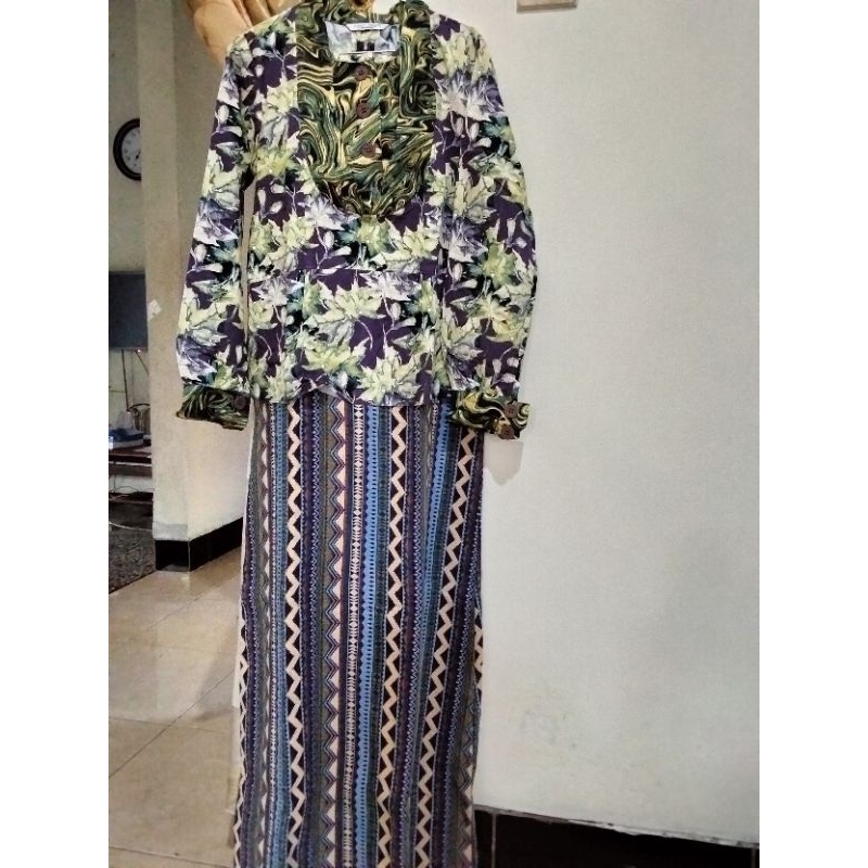 Preloved Simply look tuneeca