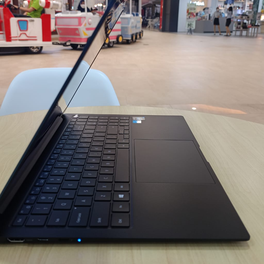 LAPTOP SLIM DESIGN SAMSUNG GALAXY BOOK PRO 15 INTEL EVO I7 1165G7 16GB 512GB FHD AMOLED WINDOWS 11 TERLARIS