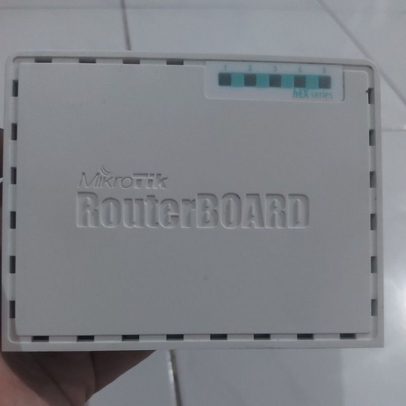 mikrotik RB750Gr3 bekas