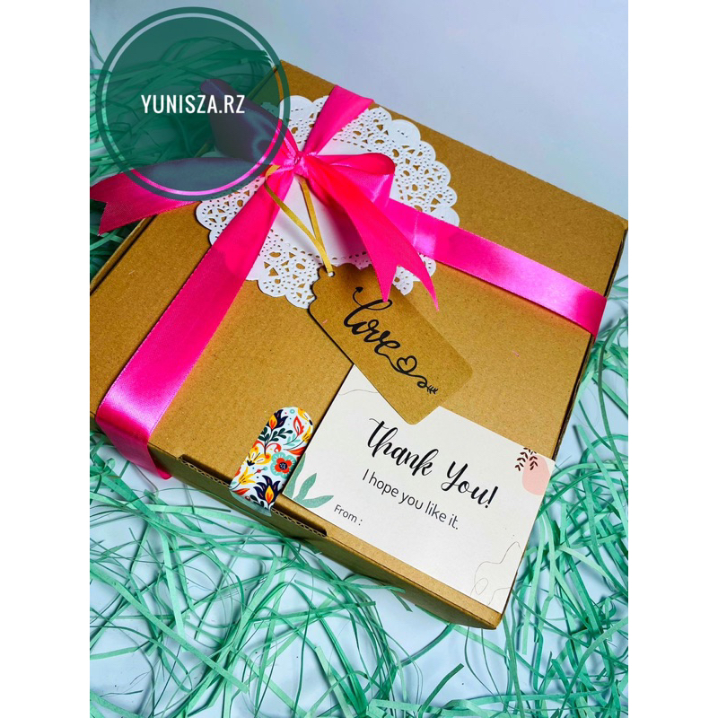 

Kado Ulangtahun/Paket Hampers/Kado Pernikahan/Anniversary/Hampers Hijab/Kado Wisuda/
