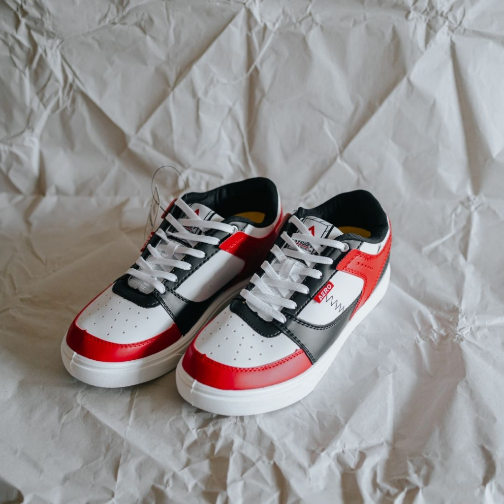 Sepatu AEROSTREET Hoops Low Red Black