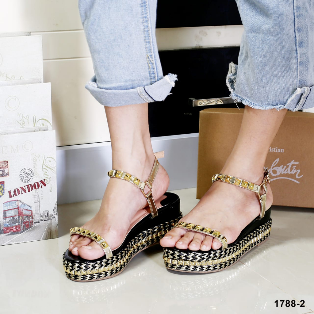 1788-2 Studded Wedges Sandals