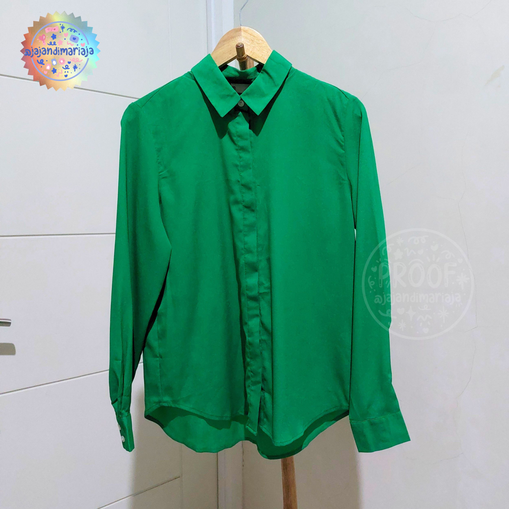 ROEPI - WOMAN SHIRT IN GREEN HIDDEN BUTTON / ATASAN KEMEJA WANITA HIJAU BOTTEGA