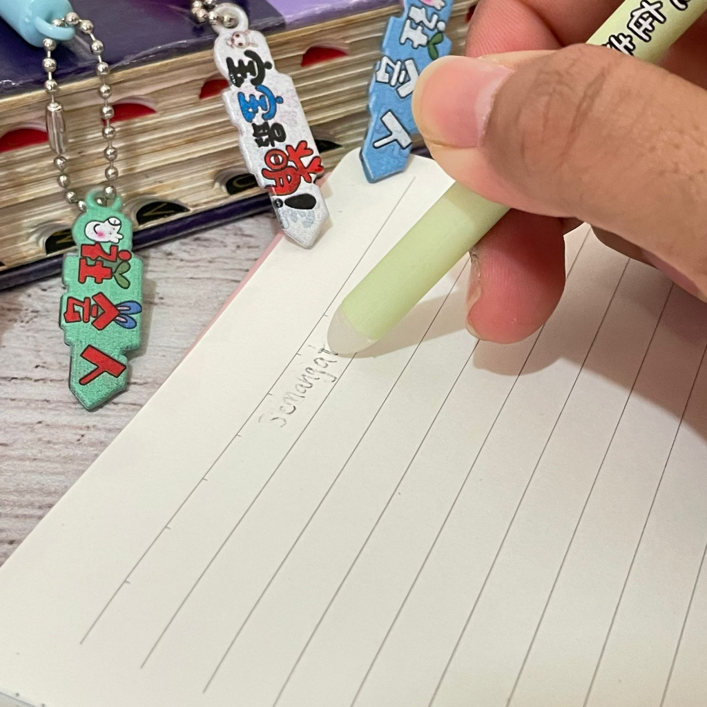 Pulpen Gantungan Lucu bentuk Papan Nama Cute tinta hitam Harga Murah / Pen gantungan tulisan Unik Alat Tulis Anak kekinian premium quality ready cod dan Grosir