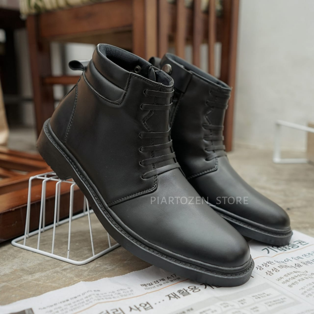 Sepatu PDH Pria Hitam Kilap dengan Resleting untuk Dinas TNI/POLRI, Satpam, dan Keamanan, Terbuat dari Kulit Sintetis, Model Tali Mati atau Tali Paryasi.