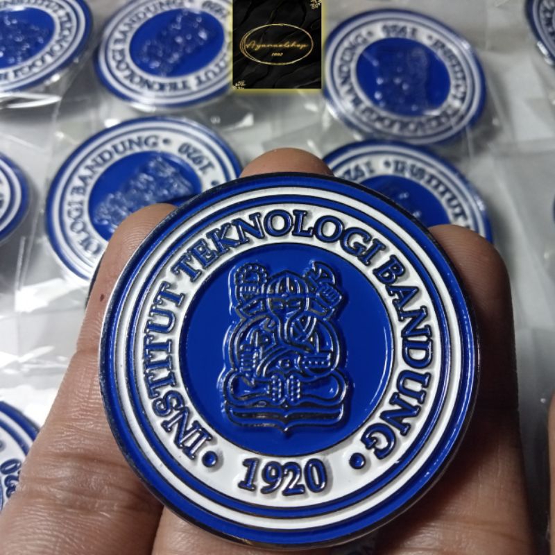 Enamel Pin Custom Design Bebas/Enamel Pin Custom Souvenir