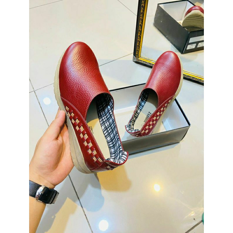 Sepatu Kulit Sapi Asli Wanita SlipOn Sneaker