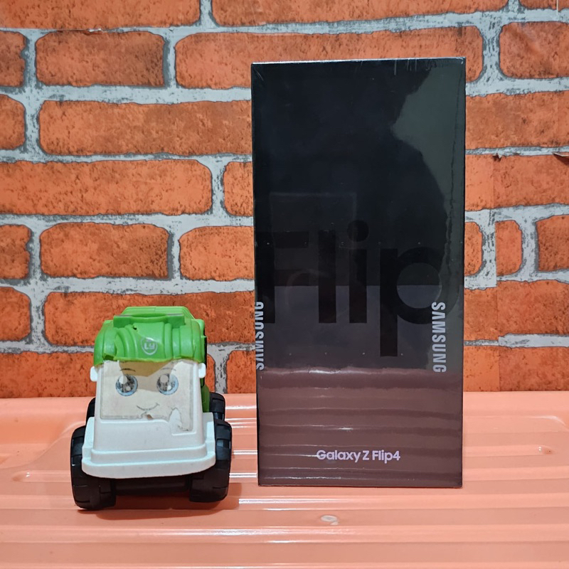 SAMSUNG Z FLIP 4 5G 8/256GB BARU SEGEL