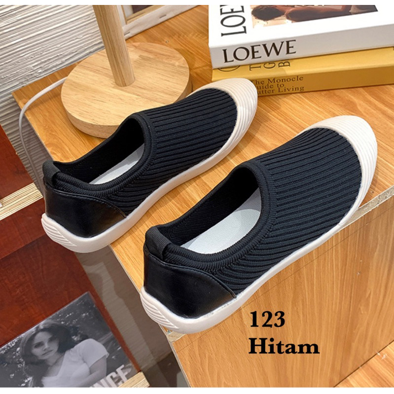 SEPATU SLIP ON ELASTIS 123