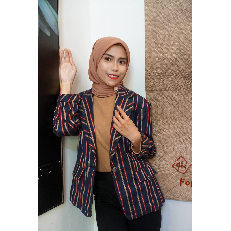 Salur Blazer Lurik Wanita